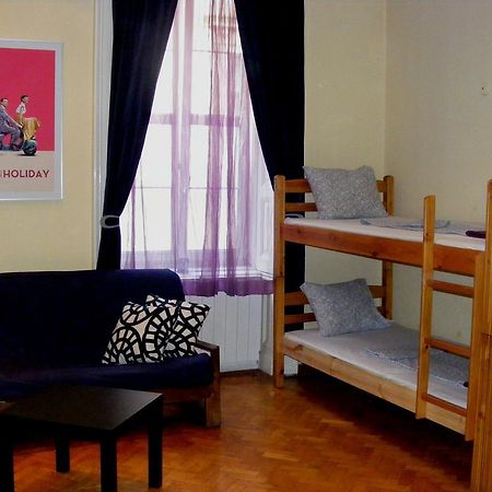 11Th Hour Cinema Hostel 布达佩斯 客房 照片