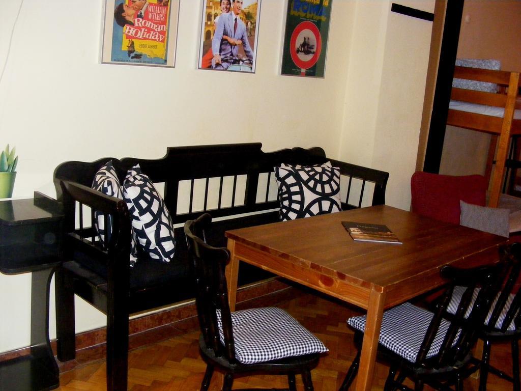 11Th Hour Cinema Hostel 布达佩斯 外观 照片
