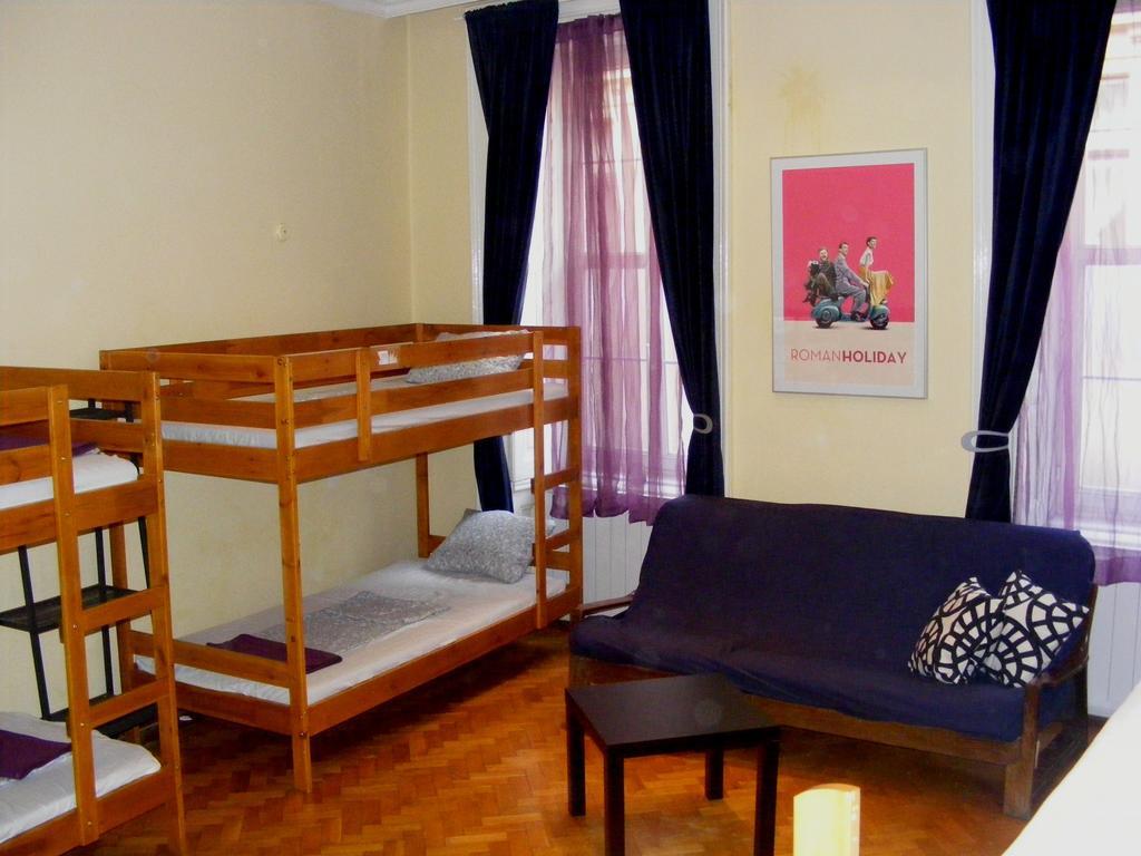 11Th Hour Cinema Hostel 布达佩斯 客房 照片