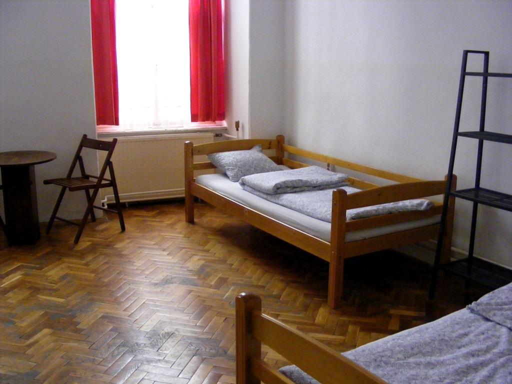 11Th Hour Cinema Hostel 布达佩斯 外观 照片