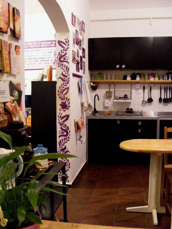 11Th Hour Cinema Hostel 布达佩斯 外观 照片